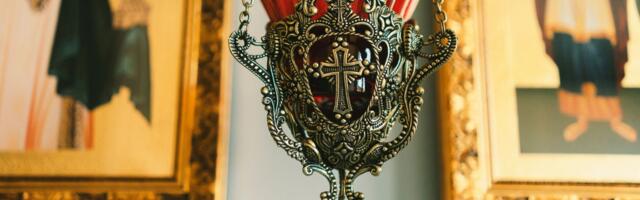 Na koji zid u kući treba da okačite ikonu: Mnogi pogreše, zato sveštenici objašnjavaju gde im je pravo mesto