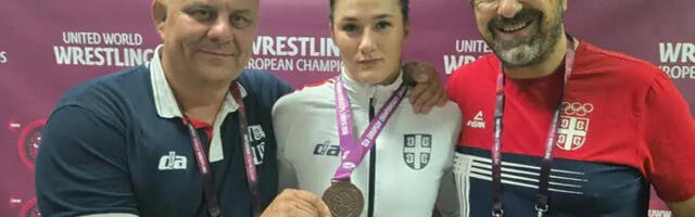 Репрезентативка Србије у рвању Евелин Ујхељи освојила бронзу на Европском првенству