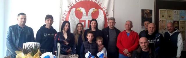 Жене Милановца обрадовале децу бораца нашег града