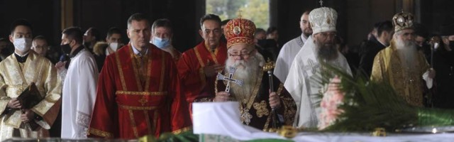 Episkop David, koji je služio opelo na sahrani patrijarha, zaražen koronom
