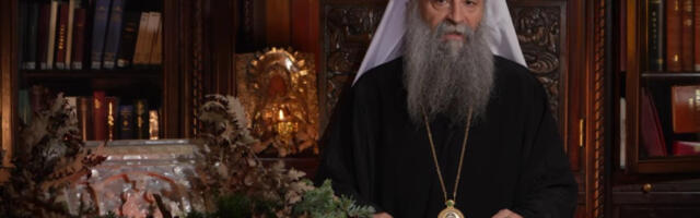 “Prevaziđimo podele i pružimo ruku jedni drugima”: Božićna poslanica patrijarha Porfirija (VIDEO)