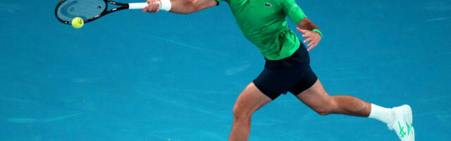 NOVAK IZBEGAO DISKVALIFKACIJU! Umalo da se ponovi slučaj "LAURA KLARK"! (VIDEO)