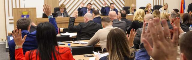 POČELA SEDNICA SKUPŠTINE BEOGRADA Odbornici o budžetu, Kreni-promeni napustio salu (VIDEO)