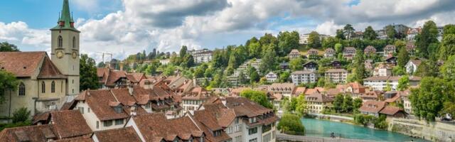 ŠVAJCARCI DANAS IZLAZE NA REFERENDUM! Pitanje je: Da li treba smanjiti obaveznu pretplatu za TV, radio i internet sa 370 na 220 EVRA godišnje?