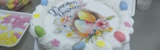 Običaj koji godinama opstaje u Leskovcu: Kumovima za Uskrs na poklon - torta