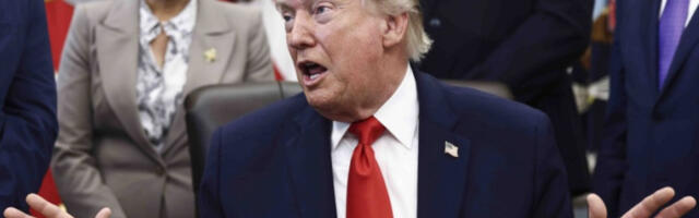 Трамп: Иран прихватио трајни надзор над нуклеарним програмом