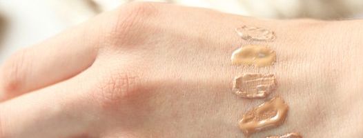 Trik koji vam garantuje prirodan izgled pudera na licu