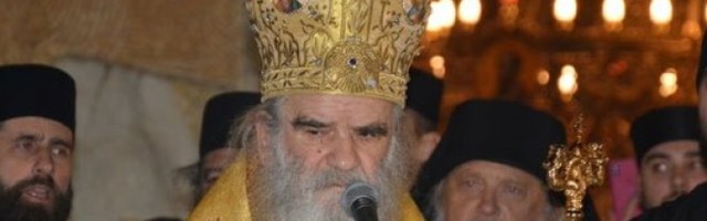 OSTVARUJE SE MILOVA NAJVEĆA NOĆNA MORA! Amfilohijev glas podiže opoziciju, da li je to tas na vagi pred izbore u nedelju