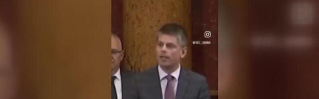 Francuz održao predavanje opoziciji o srpskom dostojanstvu: Nemam ni kap srpske krvi ali Srbija teče mojim venama