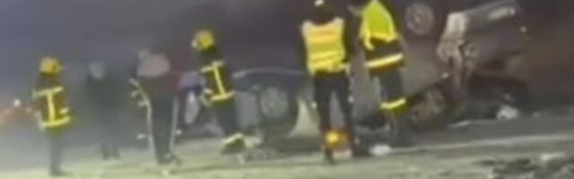 Nesreća kod Bora: Automobili na krovu, jedan u kanalu (VIDEO)