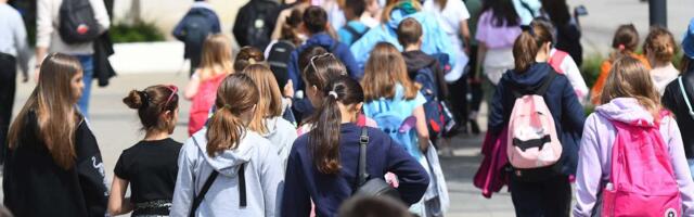 Razlika u školskom kalendaru na poledici