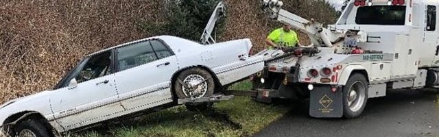 AUTO JURILO NEKONTROLISANO PUTEM 170 NA SAT Kada su ga policajci konačno sustigli, ZANEMELI SU: Vlasnik je bio na suvozačevom mestu, a za VOLANOM NEKO KOGA NIKAD PRE NISU VIDELI