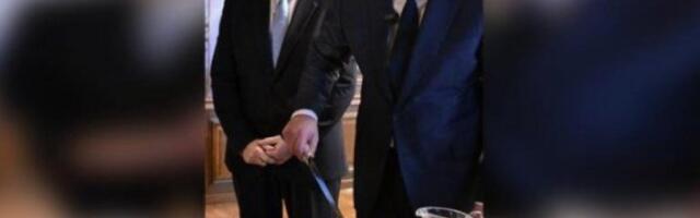 NEMA TORTE KAO ŠTO JE DOBOŠ-TORTA! Tradicija se nastavlja! Slovački ambasador predsedniku Vučiću priredio iznenađenje, doneo mu poklone za rođendan!