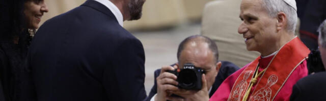 Венс: Папа да се бави католичком црквом, не државном политиком САД