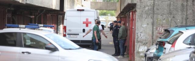 Jurio da pobegne, pa se zakucao u garažu! Ubica zadao smrtnonosni udarac muškarcu, pa pobegao žrtvinim vozilom (FOTO/VIDEO)