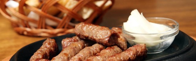 Planirate da roštiljate - evo kako da ispečete najsočnije ćevape ikad, sa ovim genijalnim trikom ne možete da omanete