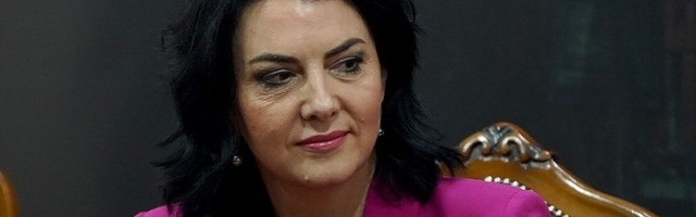 "Neka Sotirovska prva obuče žuti prsluk i stavi žutu traku"