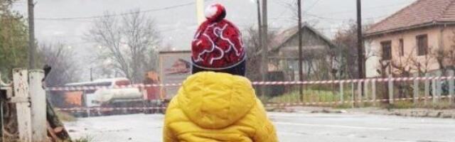 ON JE "HEROJ BARIKADA", A OVO NAJLEPŠA SLIKA SRPSKE BORBE NA KiM! Scena snimljena na lokaciji Rudare