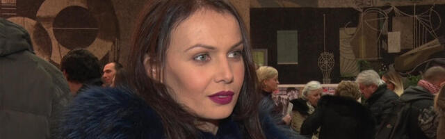 OVAKO IZGLEDA MUŽ PRAKTIČNE ŽENE: Pre njega bila udata za poznatog glumca, a tek nakon 15 godina odlučila da ga POKAŽE JAVNO (FOTO)