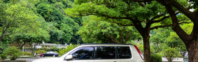 DOLIJALI TRGOVCI AUTOMOBILIMA Muljali sa papirima, falsifikovali dokumenate, pa vozila prodavali u Srbiji