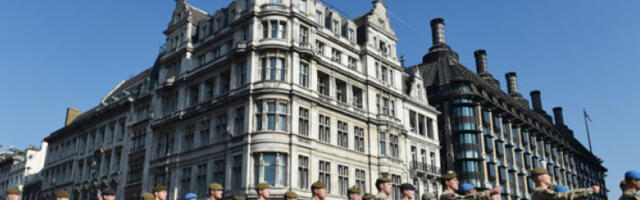 Велика Британија: уводи се добровољна, плаћена војна обука за младе до 25 година