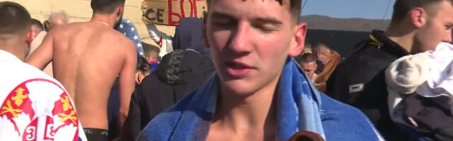 Mateja prvi doplivao do Časnog krsta u rekordnoj trci na Gazivodama (VIDEO)