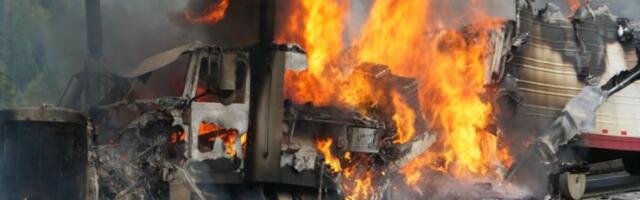 "NIKAD MI SE OVAKO NEŠTO NIJE DESILO!" Planula guma na kamionu, umalo izgorela kupljena vozila! Kamiondžija U ŠOKU nakon drame na auto-putu! (VIDEO)