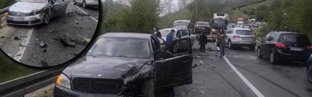 Sedam osoba povređeno, učestvovalo četiri vozila: Novi detalji nezgode kod Raške (FOTO/VIDEO)