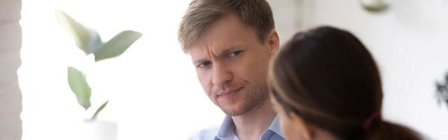 Nekoliko znakova ukazuju na to da je žena neverna