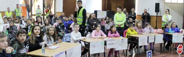 Deca iz Vranja pobednici republičke Pažljivkove smotre