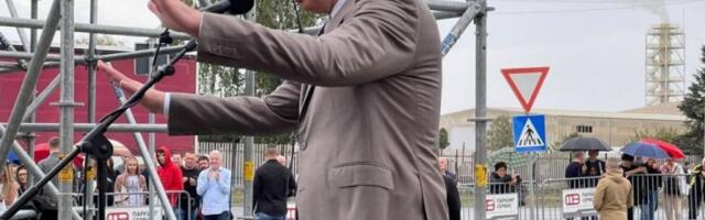PRED NAMA SU PRESUDNI I ISTORIJSKI IZBORI! Vučić: Hajde da im pokažemo da ne mogu da sruše Srbiju! (FOTO)