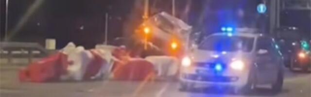 DVOMESEČNA BEBA POVREĐENA U UDESU! Haos na auto-putu Miloš Veliki: Automobil POKOSIO bankinu, isprevrtao se nekoliko puta! (VIDEO)
