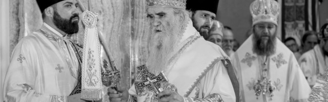 Upokojio se mitropolit Amfilohije