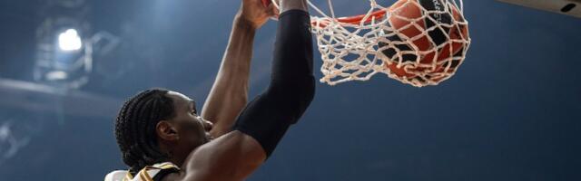 Katastrofa: Izundu u kolicima na aerodromu (FOTO)