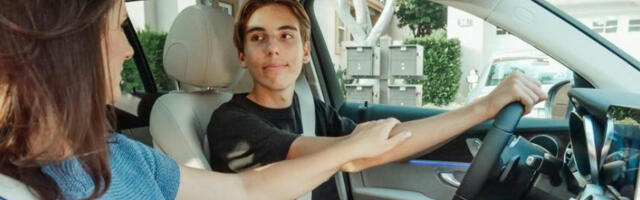 АБС покренула кампању „На матуру без аутомобила”