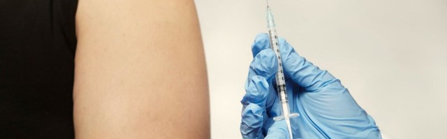 VIŠE OD 70 ODSTO ZDRAVSTVENIH RADNIKA SE VAKCINISALO: Lončar o obuhvati imunizacije