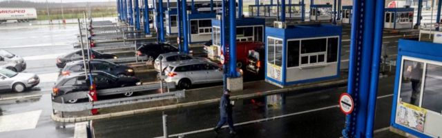 CARINICI I POLICIJA SPREČILI PRENOS ILEGALNOG NOVCA: Na Preševu i Gradini zaplenjeno 100.000 evra!