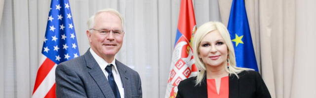 Sumanuto prijateljstvo