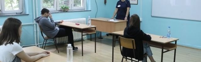 Marko, ustaj! Vreme je za školu...