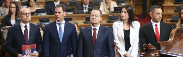 Ruski mediji: "Bratski, u vladi su Vulin i Popović"