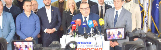 Бла­ну­ши у пар­ти­ји ну­де да пред­во­ди СДС