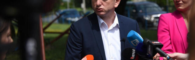 Кнежевић спреман за састанак са Спајићем ако су теме српски језик, застава и држављанство