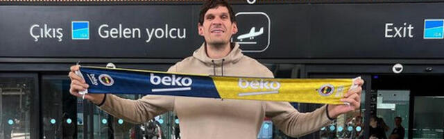 "Dobrodošao u Istanbul, Bobi!" Marjanović se slikao sa šalom Fenerbahčea /FOTO/