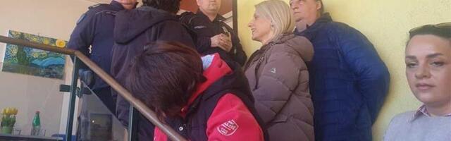 FOTO, VIDEO: Prosvetni radnici ušli u prostorije Školske uprave, uzvikivali „Uprava, napolje“