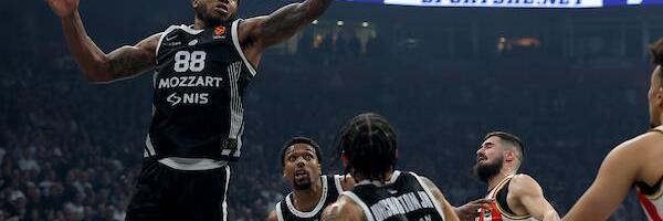 DELIJE GRME - GROBARI LIKUJU: Evo šta su navijači "večitih" pisali na drušvenim mrežama posle nestvarne pobede Partizana