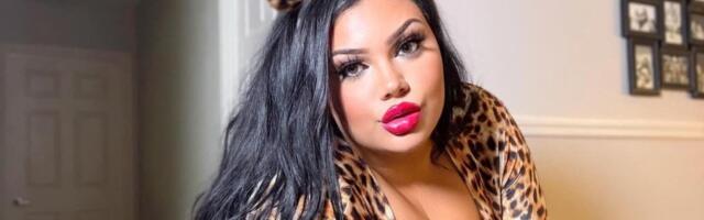 Deda Mraz pod Aleksinom težinom skoro kolabirao: Plus-sajz bomba izazvala pometnju u Parizu (VIDEO)