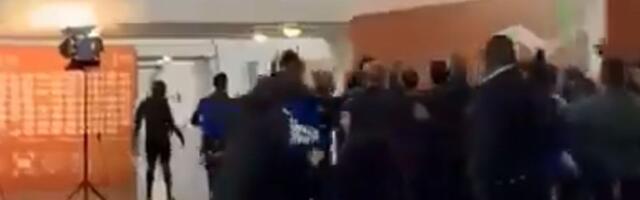 Haos posle meča Kupa afričkih nacija: Igrači se tukli međusobno, navijači demolirali stadion, napadnute sudije