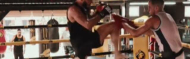 "Šta ćemo s Bojkovićem?" Miloš Janičić objavio snimak žestokog treninga sa Tajlanda, pa prozvao rivala