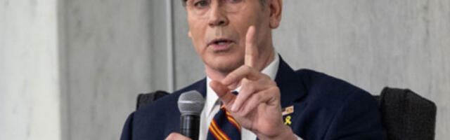 Бесент: Кина током рата правила залихе нафте