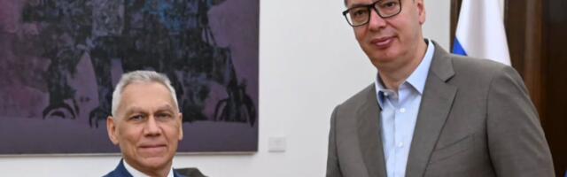 Srbija neće dozvoliti prekrajanje istorije! Vučić otkrio o čemu je razgovarao sa ruskim ambasadorom (FOTO)